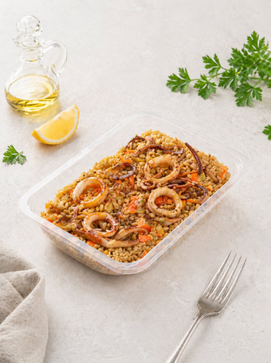 Булгур с кальмаром и овощами, второе блюдо в составе готового рациона