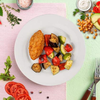 куриный люля-кебаб с овощами гриль